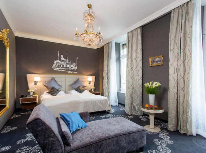 0021_Festivalhotel_Schweizerhof_Schoene Aussichten Touristik_Lucerne-Luxury-Suite-2